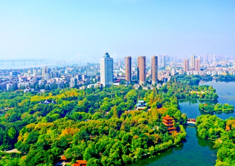 荆州：：：不动产挂号实现“房地农林一站办全”