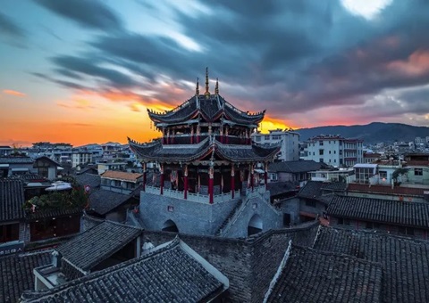 四川历史文化；ご   妄想“一核、、四廊、、五区、、多点”名堂